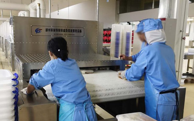 180KW快餐微波加熱設(shè)備成功交付河南客戶 180KW快餐微波加熱設(shè)備成功交付河南客戶